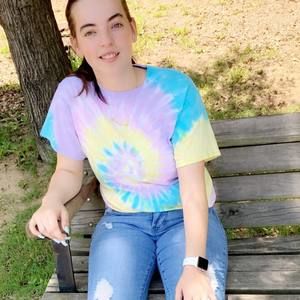 Meet your Posher, Becca